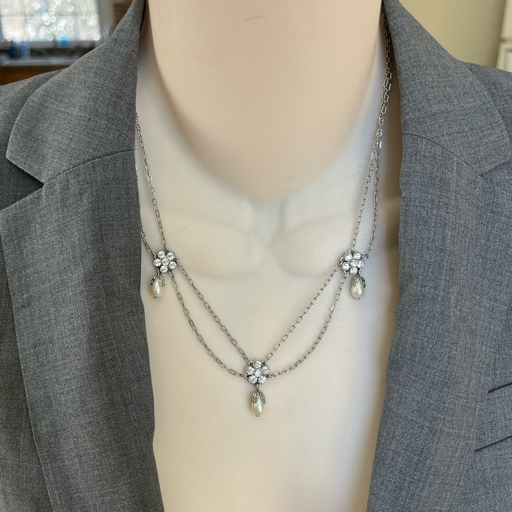 Elegant Silver Floral Necklace, The Perfect Wedding Necklace! - Picture 3 of 11